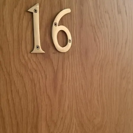 2bedroomed On First Floor With Balcony * Kenmare