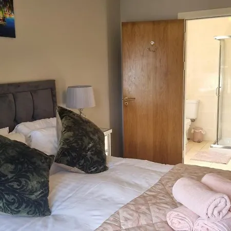 Apartament 2bedroomed On First Floor With Balcony *
