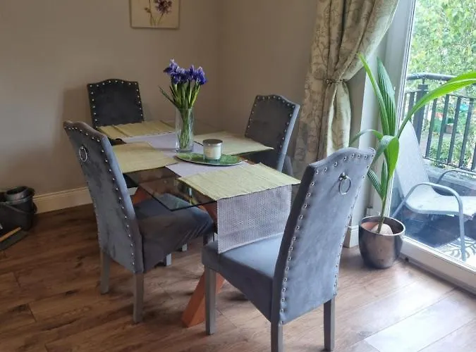 Lägenhet 2bedroomed On First Floor With Balcony Kenmare